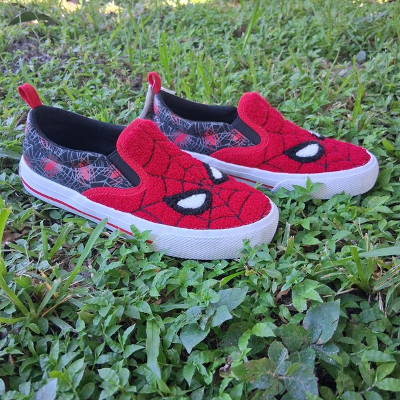 Marvel Spider-Man Kids Slip-On Sneakers - Red and Black - Picture 7 of 9